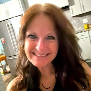 Meet your Posher, Connie